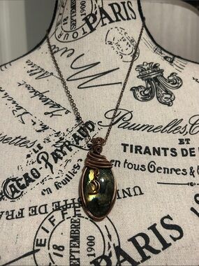 Green Laborite Artistic Brass Wire-Wrapped Necklace